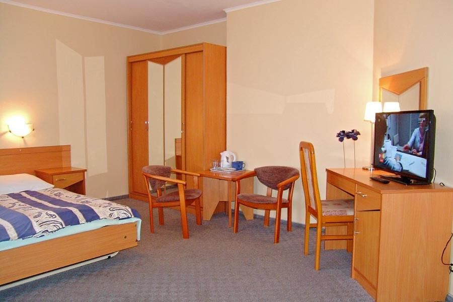 Отель Hotel Europa Ястшембя-Гура-11